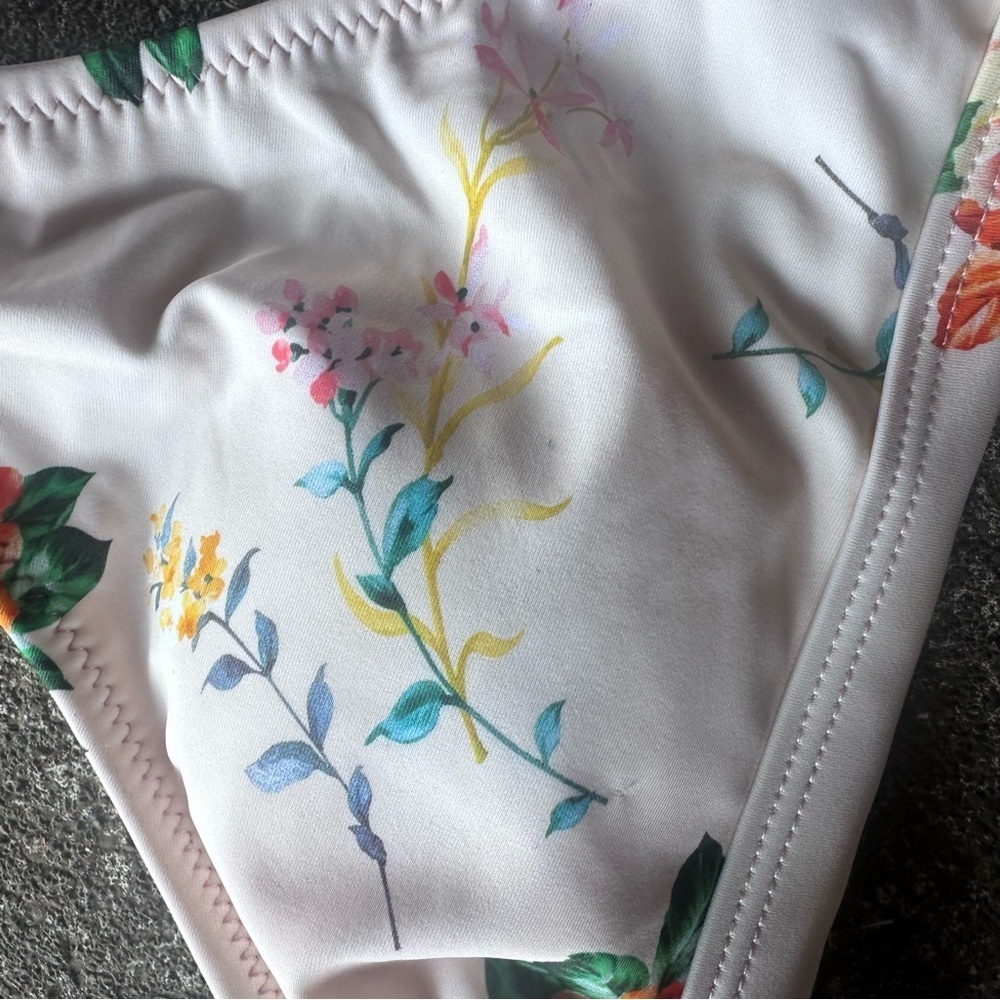 Cupshe Floral Ruffle Triangle Bikini Top - Picture 3 of 4